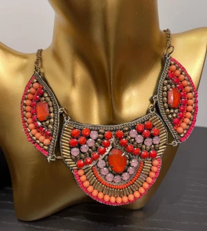 Halsband  - Maffigt halsband. Frakt e