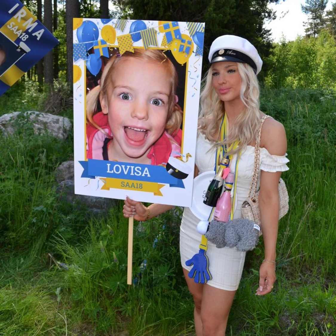 Säljer min student klänning ifrån miss guided  - 90