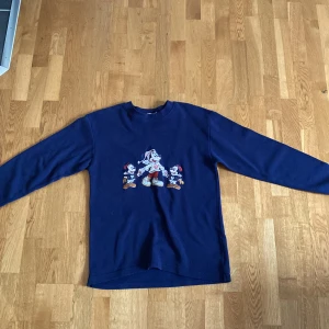 Mussepigg tröja - Kommer inte ihåg vart jag köpte den. Används nästan aldrig 