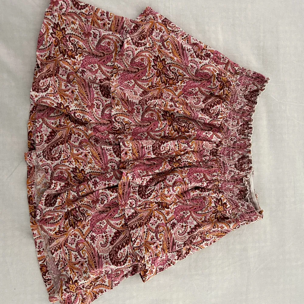 Fin kjol från Ginatrico, sparsamt använd . Kjolar.