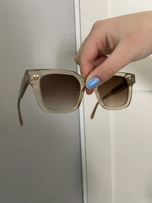 Chimi solglasögon  - Ett par chimis som har använts några gånger och vanliga priset är 1200kr men säjer för 800