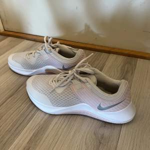 Nike MC trainer dam sko, använd 1 gång