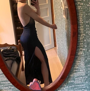 Balklänning - Jättefin balklänning! Mörkblå 