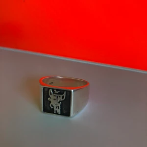 Ring Gynning - Det är en silver Gynning ring i bra skick