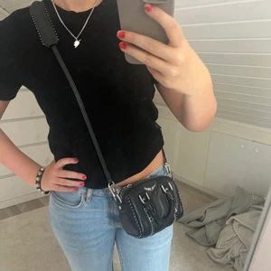 stickad t-shirt  - snygg stickad t-shirt från zara!