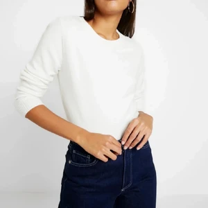 Stickad tröja - Säljer denna helt nya stickade tröjan från VILA, aldrig använd.💗