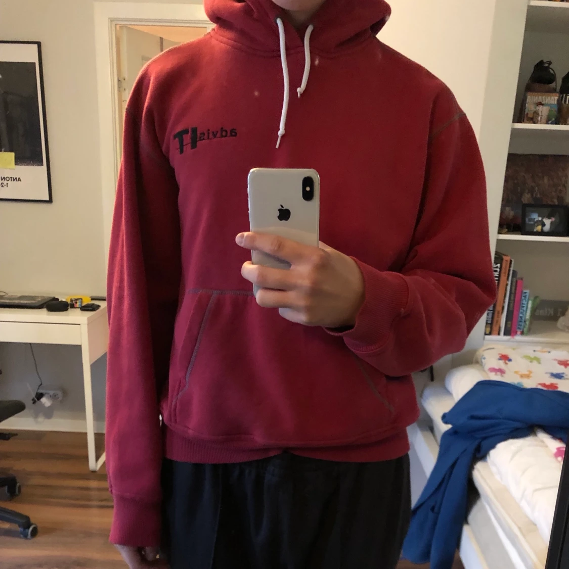 Röd hoodie 