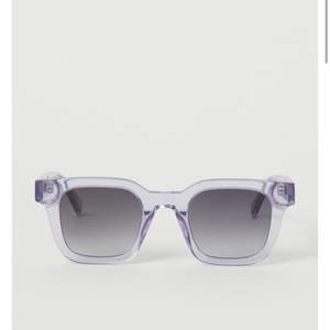 Säljer dessa fina hm X chimi glasögon!! 04 modellen:)