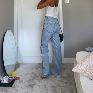 Pull and bear jeans - Balla jeans med olika färger från Pull and Bear. Storlek 34. Skriv för fler bilder!💗