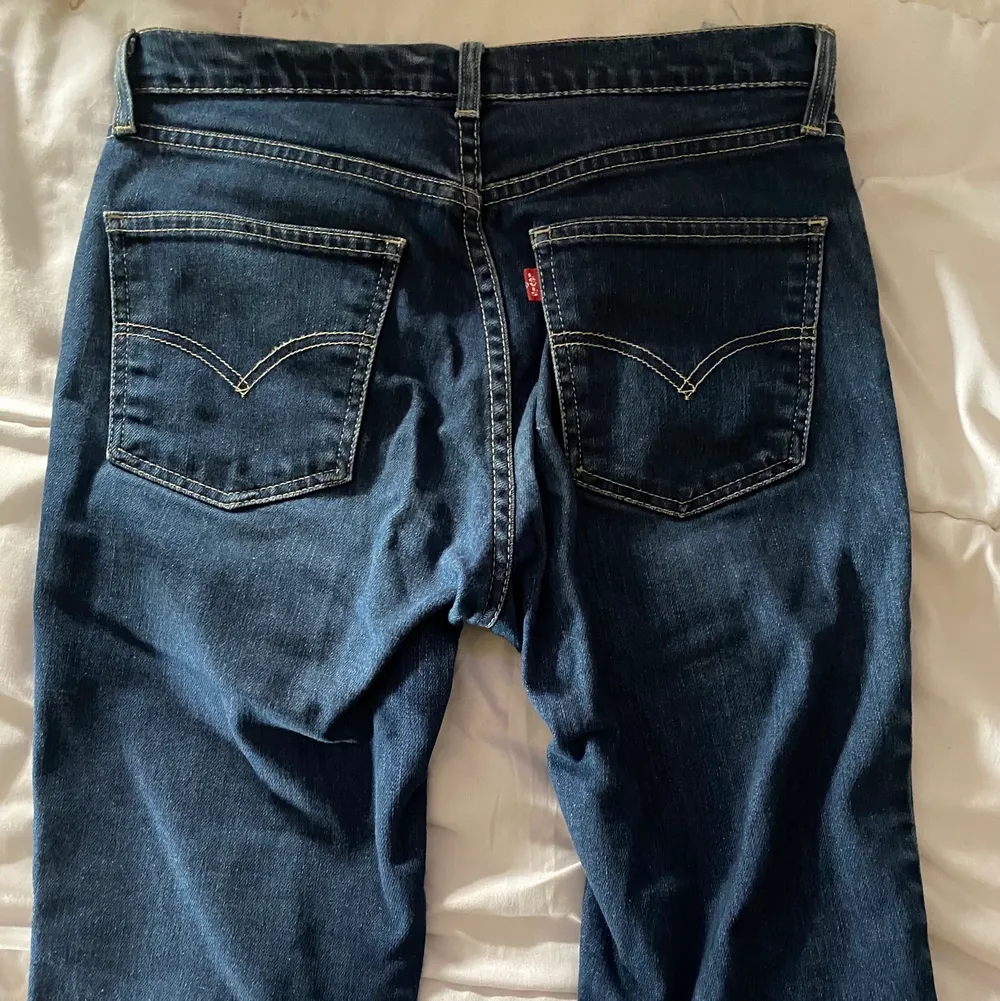 Skitsnygga Levi’s jeans, för mer info skriv privat💞. Jeans & Byxor.