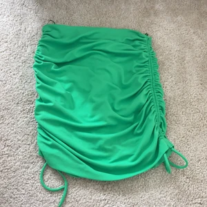  kjol från zara - Kjol från Zara, helt oanvänd i storlek M