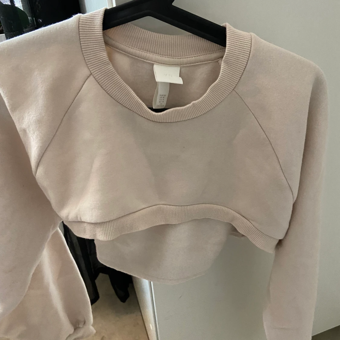 Sheatshirt med ”öppen” framsida🤍 knappt använd, 