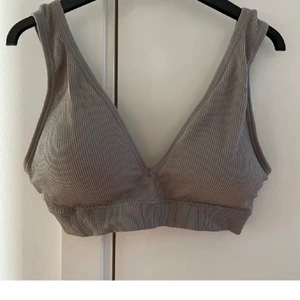 Bh - En bh som man kan använda till träning och vardags💗 HELT OANVÄND!  Skriv för fler bilder eller frågor!☺️