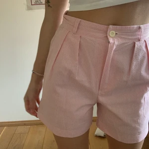 Rosa shorts - Rosa randiga shorts💕 så söta