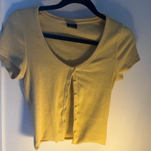 Cute - En tröja från Gina, säljer för 50kr