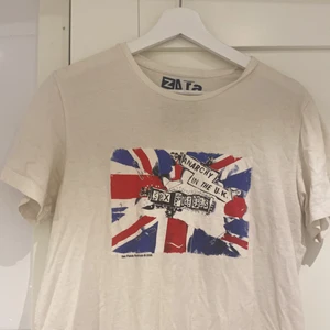 Vintage sex pistols tröja - Använd flera gånger men bra kvalité💙❤️