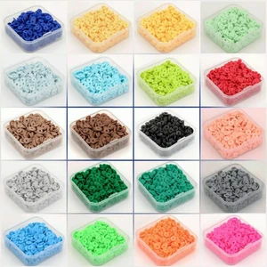 GRATIS FRAKT! 130 Pack Heishipärlor + Armbandstråd - GRATIS FRAKT!  Välj bland massor av färger!  Heishipärlor i rund och platt form. 5mm diameter och 1,1mm tjocklek. Material: Polymer Clay / Lera. Ca. 130st per förpackning. Låda ingår ej. Bilderna visar ett exempel.