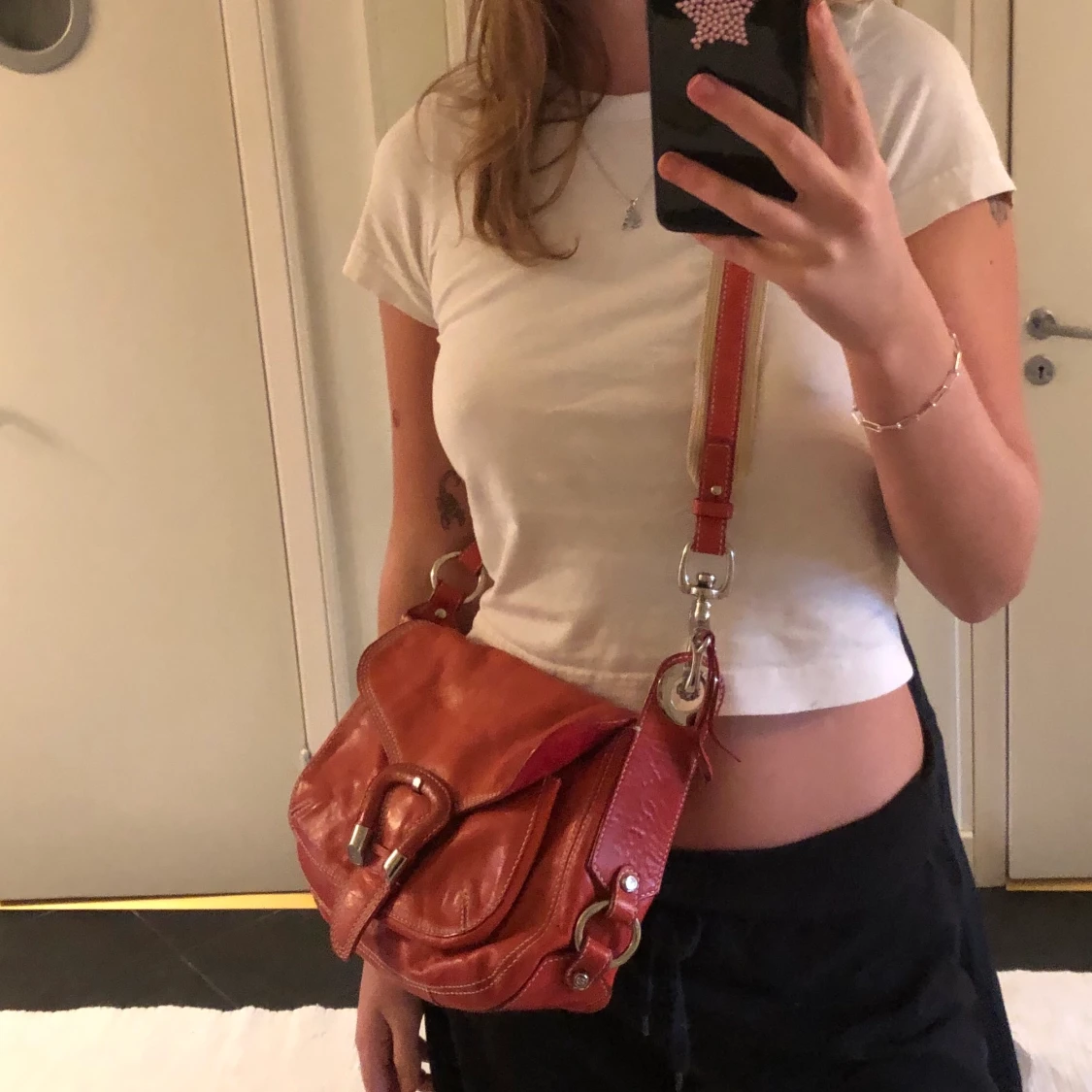 Röd väska  - 90