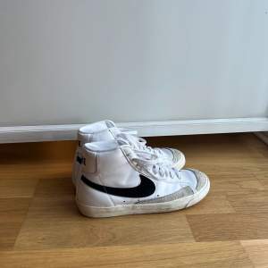 Blazers sneakers, storlek 40 men liten i storleken