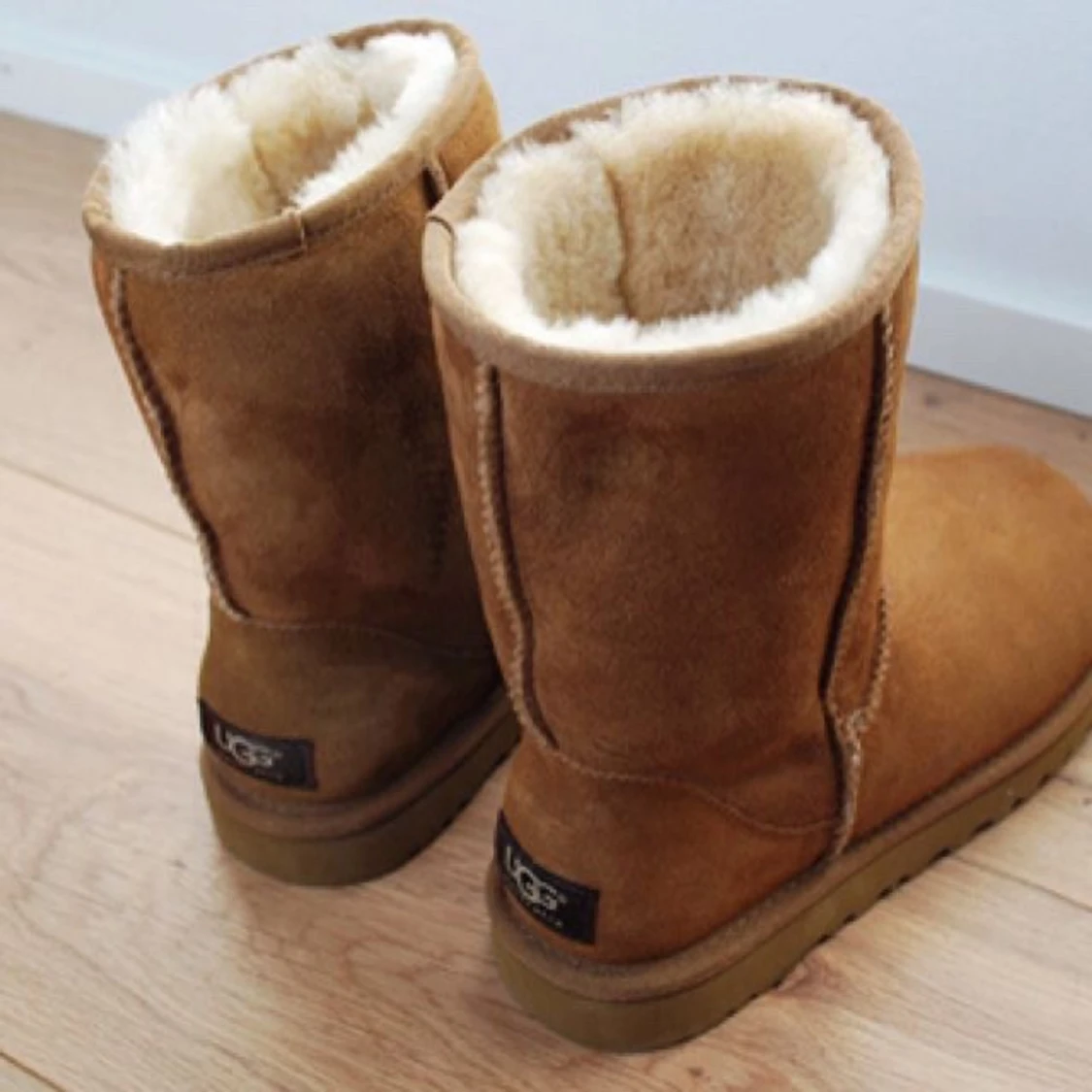 UGG classic short