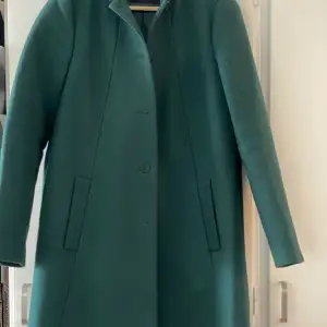 Bruuns bazaar coat  _ as new -size 36- little oversized - green