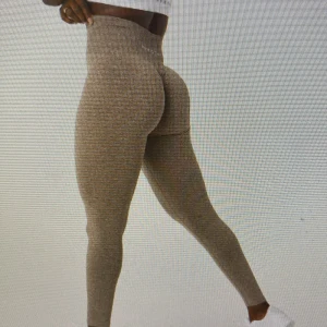 Nvgtn mocha scrunch - Nya med tag. Strl xs. Passar s också.