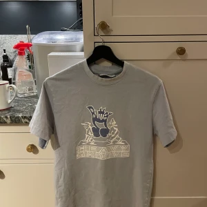 buttergoods t shirt - skitsnygg buttergoods t shirt i ny skick. 