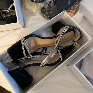 Klackskor - Så sjukt snygga klackar, storlek 39. Endast provade!! 