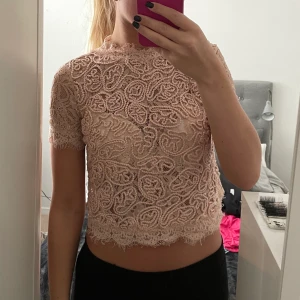 Rosa topp i spets XS - Rosa topp i spets, storlek XS