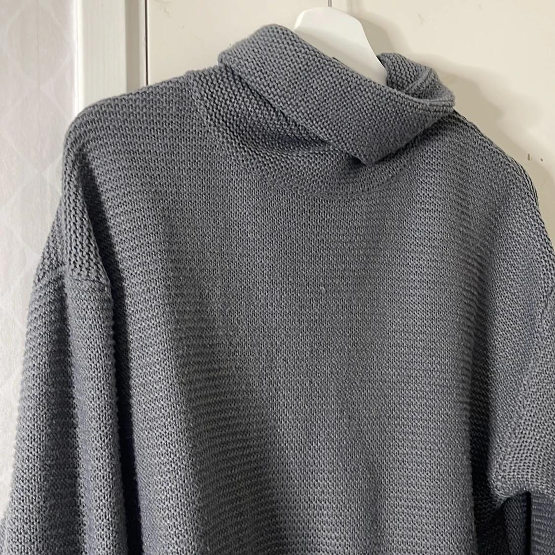 Stickad tröja med krage  - 90