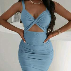 Jättefin blå klänning i bra skick knappt använd 💙