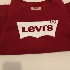 Levis tröja storlek 164 - Röd Levis tröja 14 år