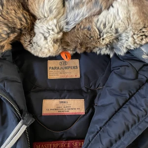 Parajumper Jacka - Parajumper jacka i fint skick, storlek Small. Nypris 9499kr.