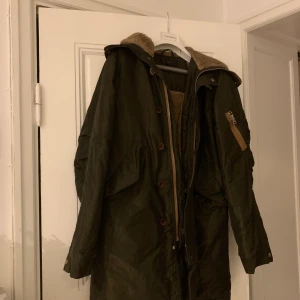 Filippa K jacka  - Säljer Filippa K vinterjacka, storlek L. 