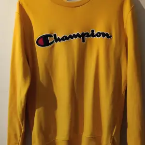 Sweatshirt från Champion knappt använd 