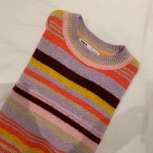 Puffärmad tröja  - Jätte fin puffärmad tröja från zara använd fåtal gånger och i bra skick 