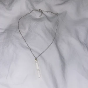 Kristall halsband - Kristallhalsband som jag köpt secondhand för något år sen. Kvarts