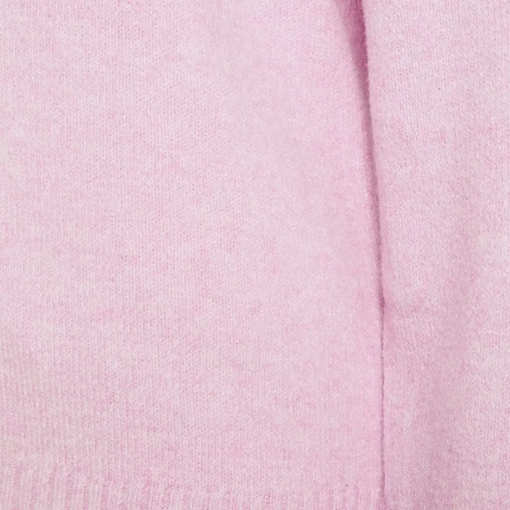 Säljer en rosa stickad tröja från märket vero Moda. Skriv privat för egna bilder eller frågor❤️ storlek xs/s. Stickat.