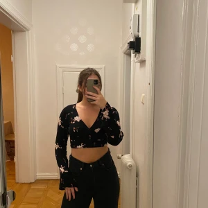 👻 Topp med öppen rygg 👻 - Croptop