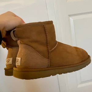 Uggs - Ljusbruna uggs! Köpta på Plick men säljer då de inte passade💓