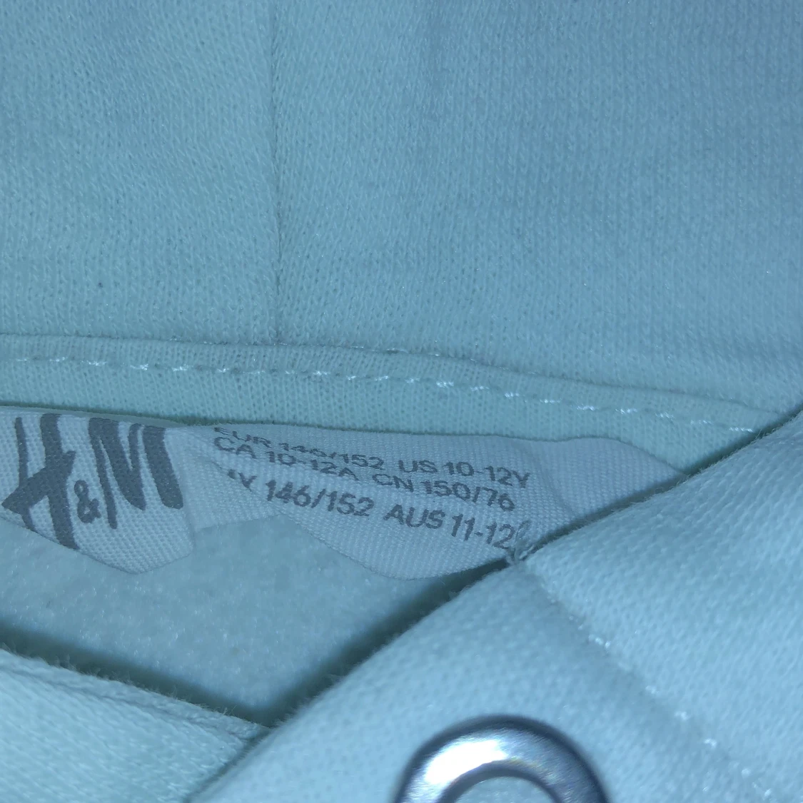 Ljusblå tjock tröja storlek 146/152 - 90