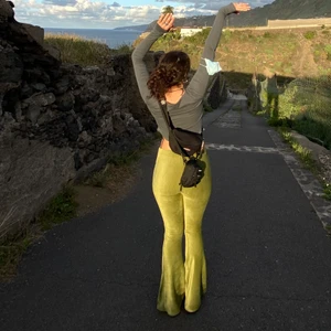 Wide leg trousers in green  - Selling my gorgeous green pants that I love! They are too small for me but they really defined my curves! 