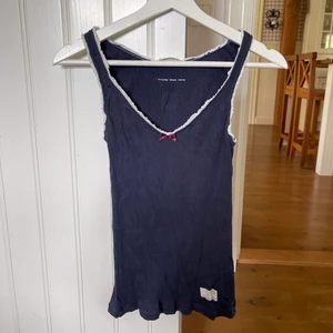 Odd Molly linne - Fint linne i marinblått från Odd Molly. 