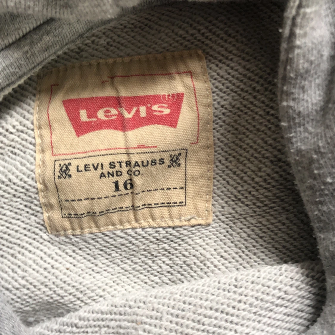 Levis hoodie bra skick - 90
