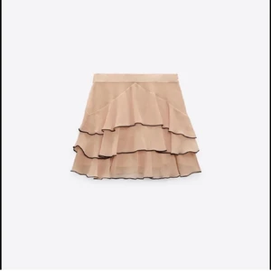 populär zara volang kjol rosa svart - Populära å tror också slutsålda kjolen från zara, ny skick o aldrig använd😍