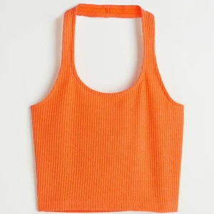 hm topp - En topp ifrån hm. Aldrig använd , därav prislappen kvar 💗 hör av dig vid intresse eller frågor 