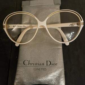Coola, unika och vintage glasögon ifrån Christian Dior.