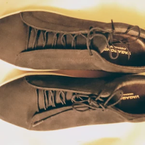 Vagabond mörkblå mocka - Vagabond mörkblå mocka i nyskick, bara använda en gång, strl 38  Frakt spårbart 66kr