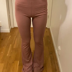 Byxor - Utsvänga byxor i stl xs från lager 157