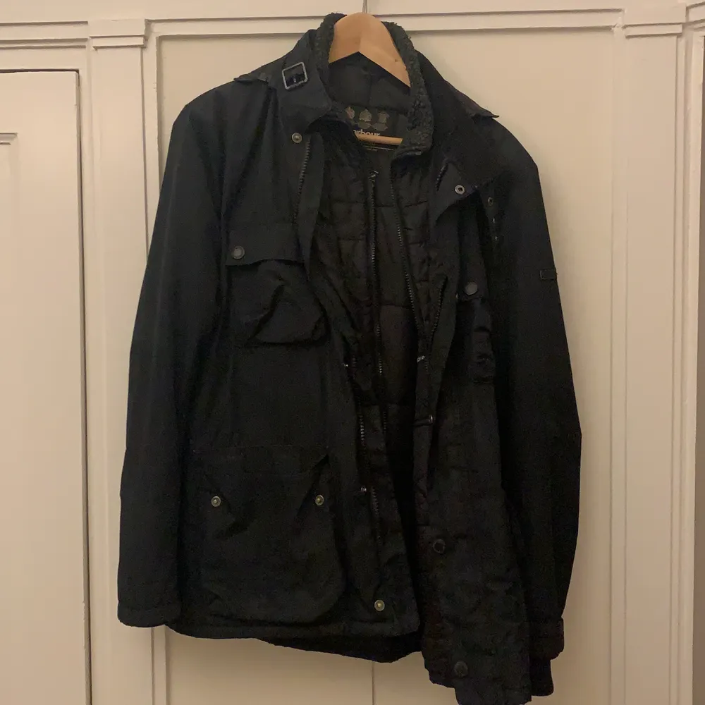 A Nice Good condition black barbour jacket . Jackor.